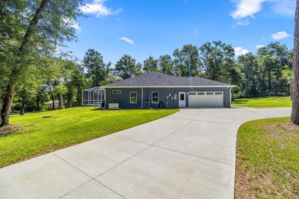 For Sale: $550,000 (3 beds, 2 baths, 2015 Square Feet)