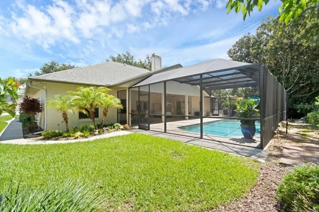 Active With Contract: $774,500 (3 beds, 2 baths, 2522 Square Feet)