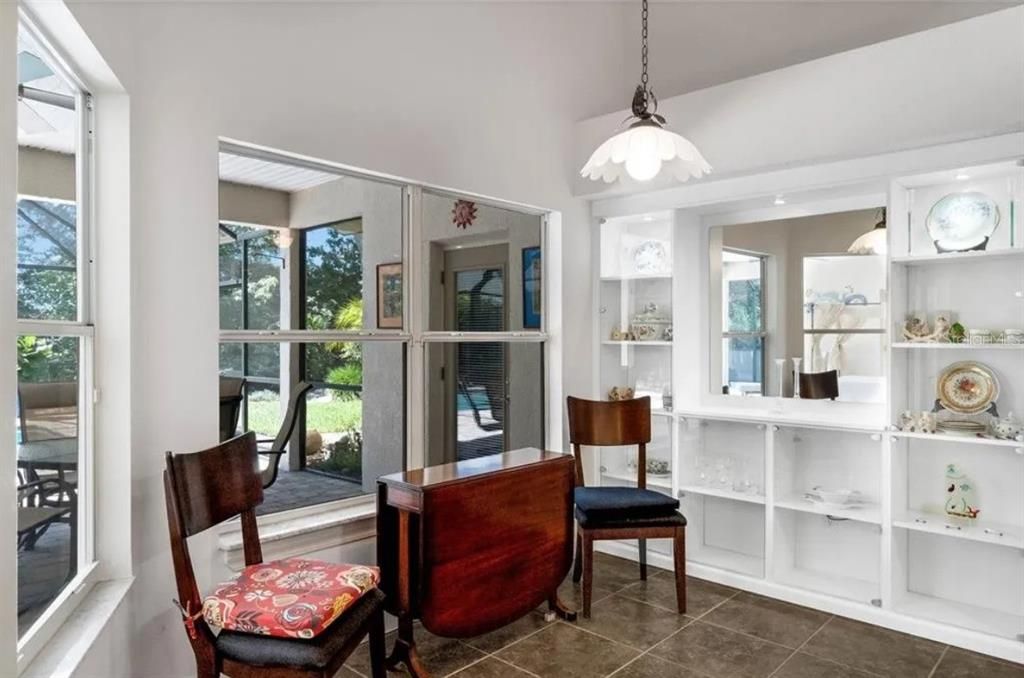 Active With Contract: $774,500 (3 beds, 2 baths, 2522 Square Feet)