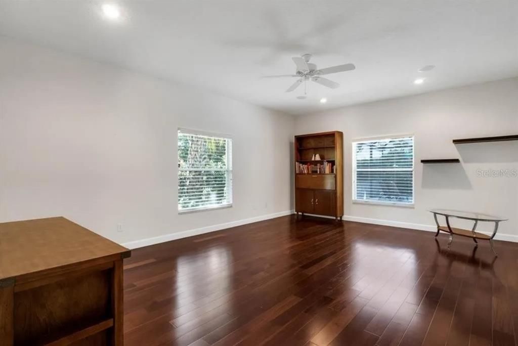 Active With Contract: $774,500 (3 beds, 2 baths, 2522 Square Feet)