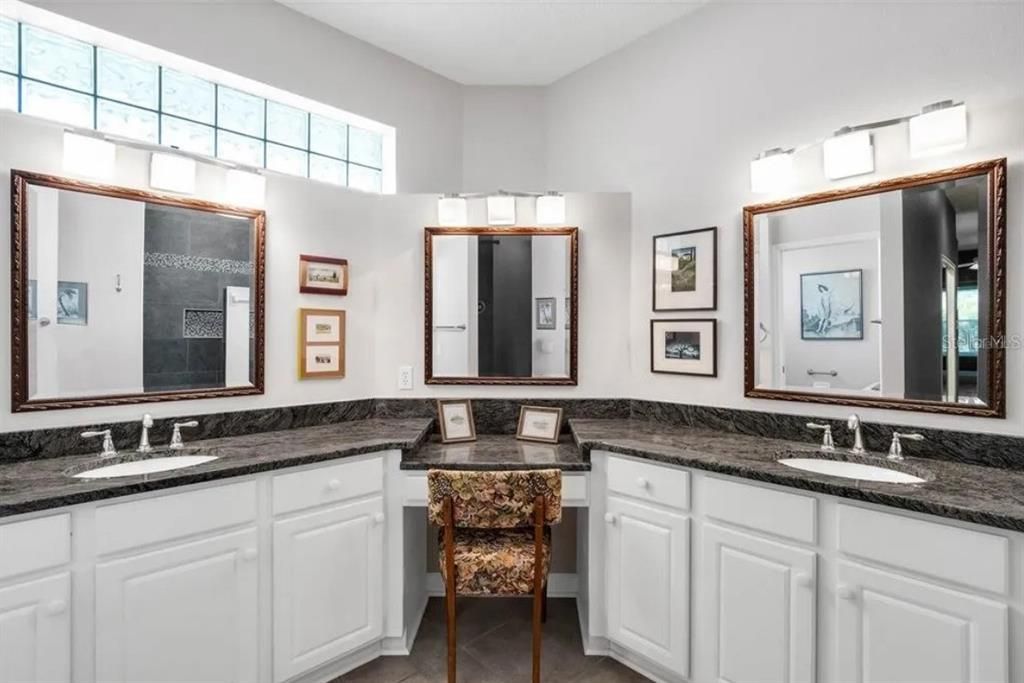 Active With Contract: $774,500 (3 beds, 2 baths, 2522 Square Feet)