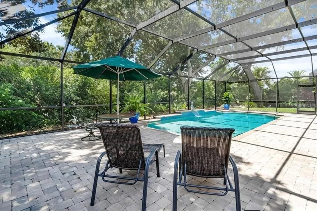 Active With Contract: $774,500 (3 beds, 2 baths, 2522 Square Feet)