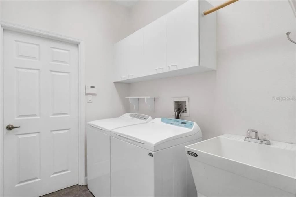 Active With Contract: $774,500 (3 beds, 2 baths, 2522 Square Feet)