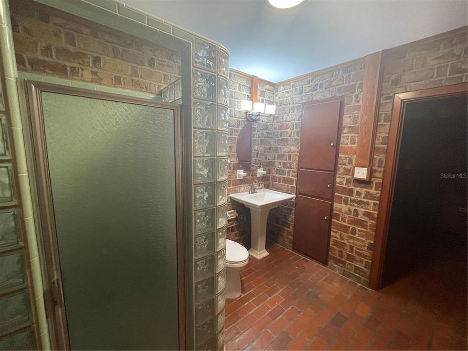 For Rent: $4,500 (4 beds, 3 baths, 3601 Square Feet)