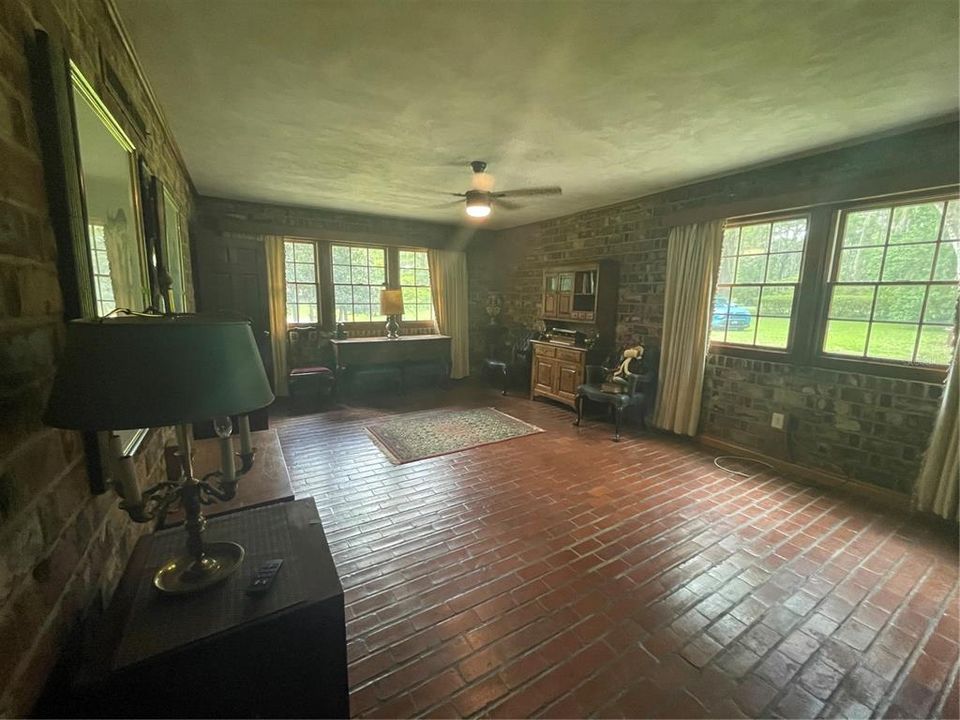 For Rent: $4,500 (4 beds, 3 baths, 3601 Square Feet)