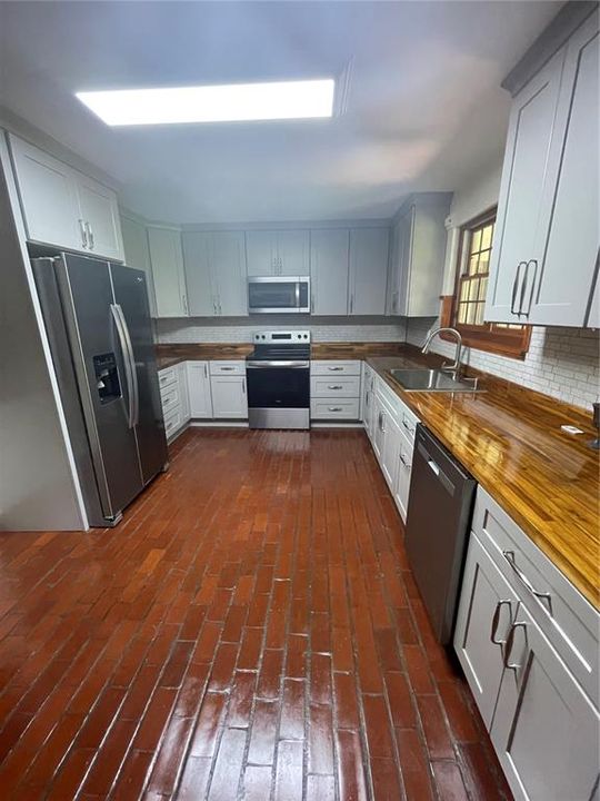 For Rent: $4,500 (4 beds, 3 baths, 3601 Square Feet)