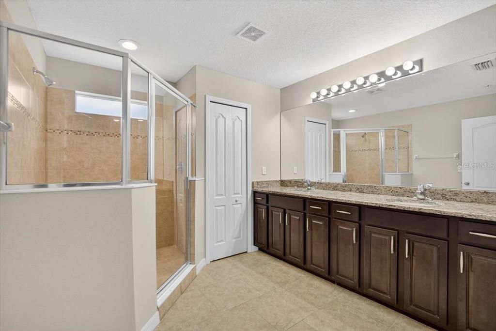 Active With Contract: $335,000 (3 beds, 2 baths, 2044 Square Feet)