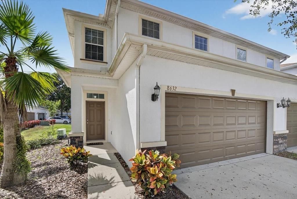 Active With Contract: $335,000 (3 beds, 2 baths, 2044 Square Feet)