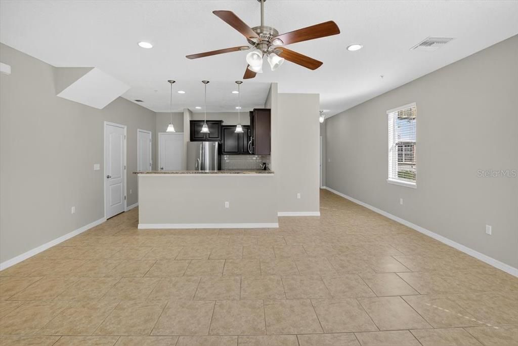 Active With Contract: $335,000 (3 beds, 2 baths, 2044 Square Feet)