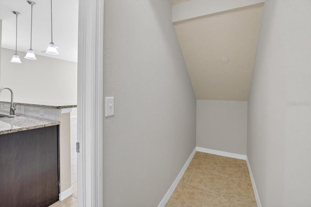 Active With Contract: $335,000 (3 beds, 2 baths, 2044 Square Feet)