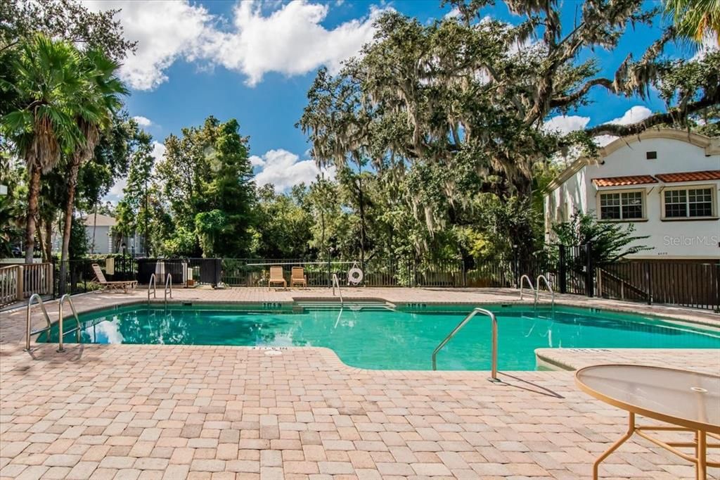 Active With Contract: $335,000 (3 beds, 2 baths, 2044 Square Feet)