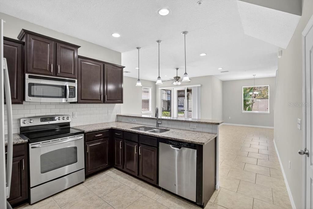 Active With Contract: $335,000 (3 beds, 2 baths, 2044 Square Feet)