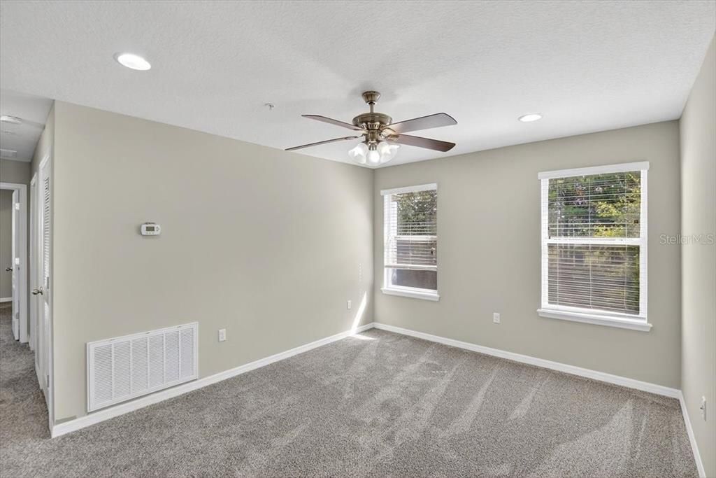 Active With Contract: $335,000 (3 beds, 2 baths, 2044 Square Feet)