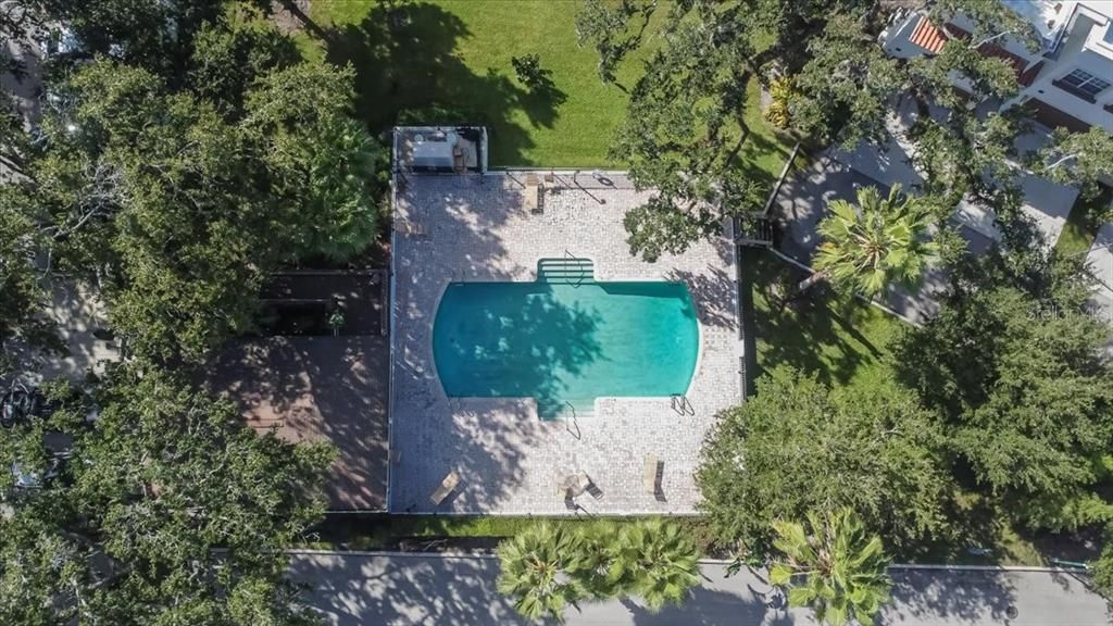 Active With Contract: $335,000 (3 beds, 2 baths, 2044 Square Feet)