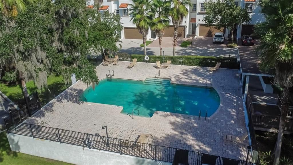 Active With Contract: $335,000 (3 beds, 2 baths, 2044 Square Feet)