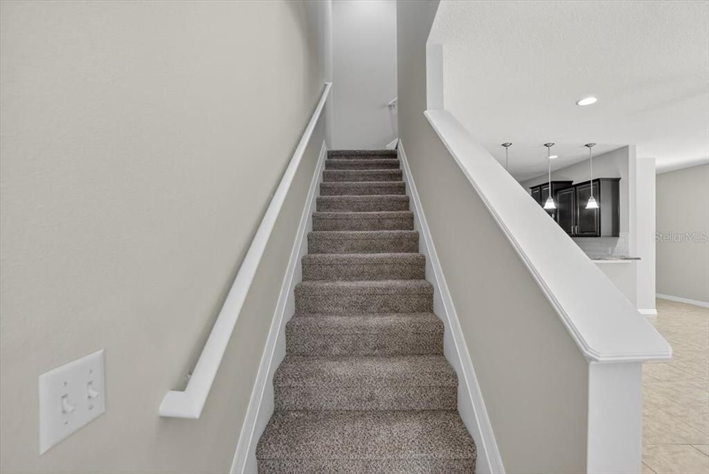 Active With Contract: $335,000 (3 beds, 2 baths, 2044 Square Feet)