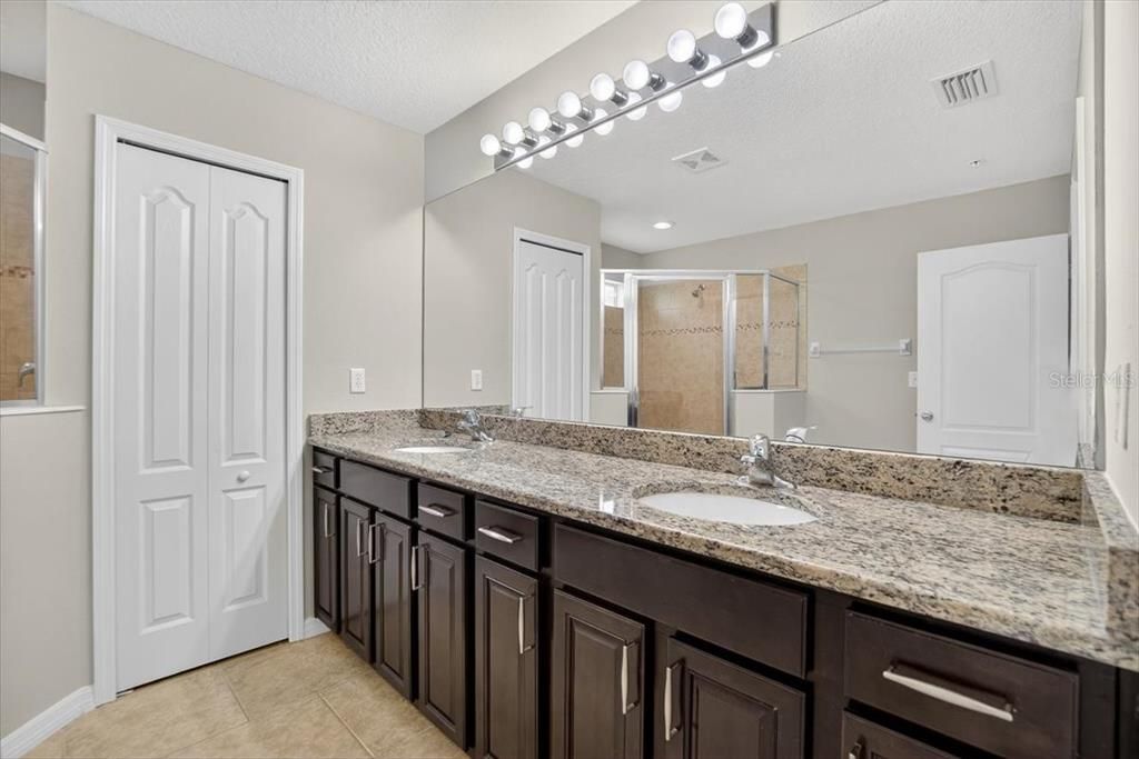 Active With Contract: $335,000 (3 beds, 2 baths, 2044 Square Feet)