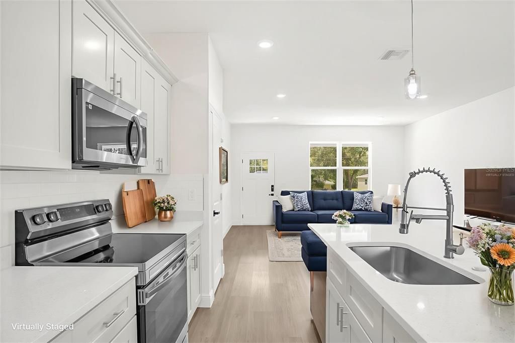 На продажу: $254,990 (4 спален, 2 ванн, 1548 Квадратных фут)