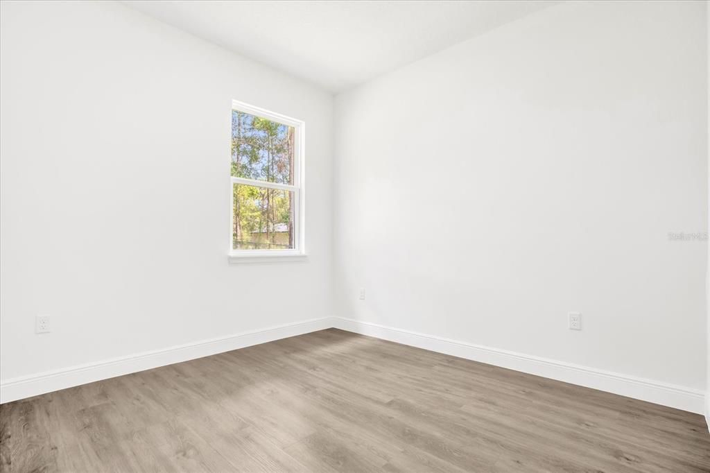 На продажу: $254,990 (4 спален, 2 ванн, 1548 Квадратных фут)