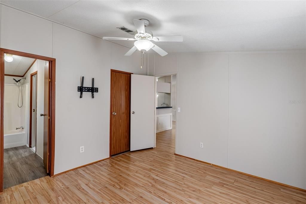 En Venta: $175,000 (2 camas, 2 baños, 960 Pies cuadrados)