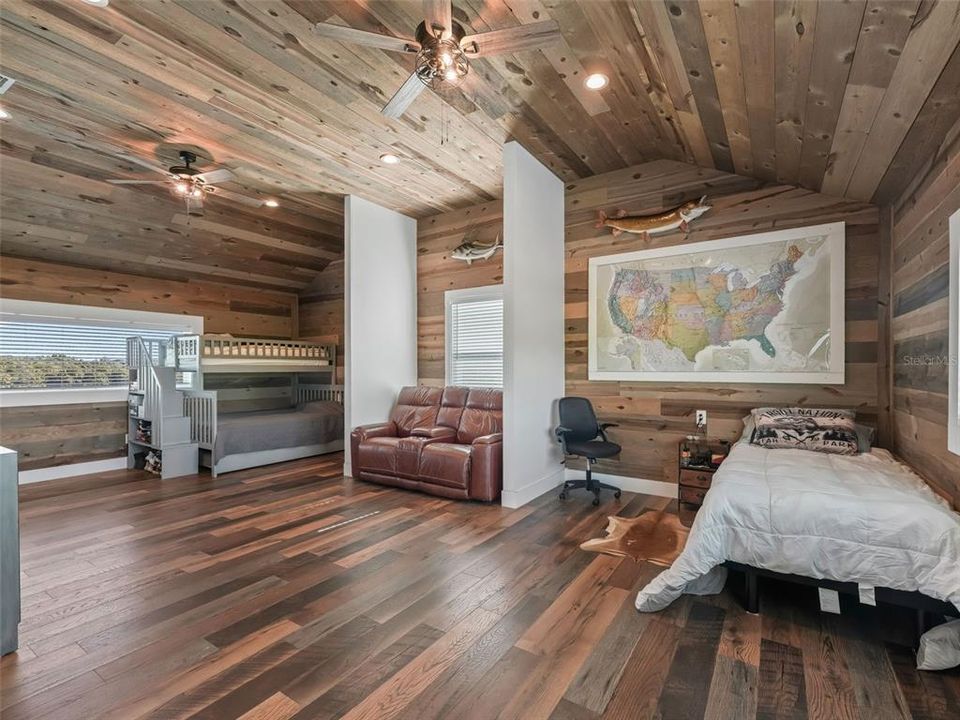 待售: $1,300,000 (4 贝兹, 3 浴室, 3039 平方英尺)