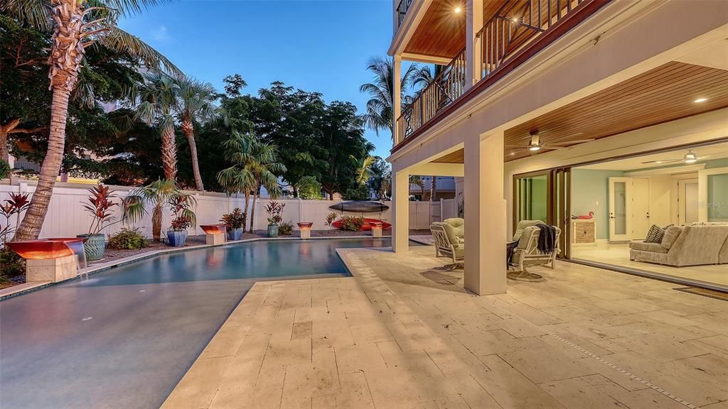 待售: $4,424,000 (4 贝兹, 4 浴室, 4044 平方英尺)