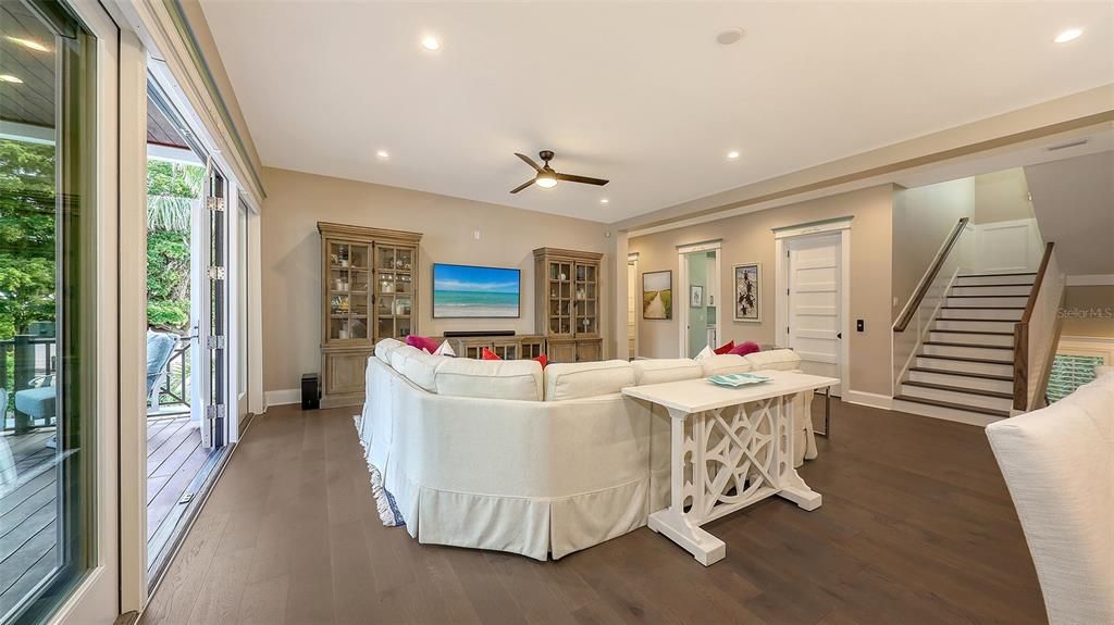 待售: $4,424,000 (4 贝兹, 4 浴室, 4044 平方英尺)