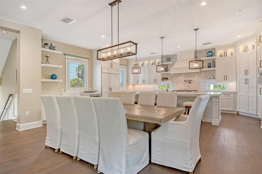 待售: $4,424,000 (4 贝兹, 4 浴室, 4044 平方英尺)