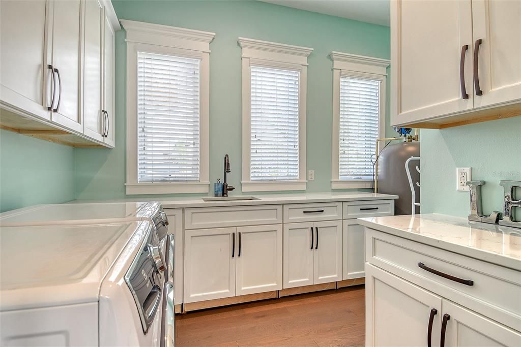 待售: $4,424,000 (4 贝兹, 4 浴室, 4044 平方英尺)