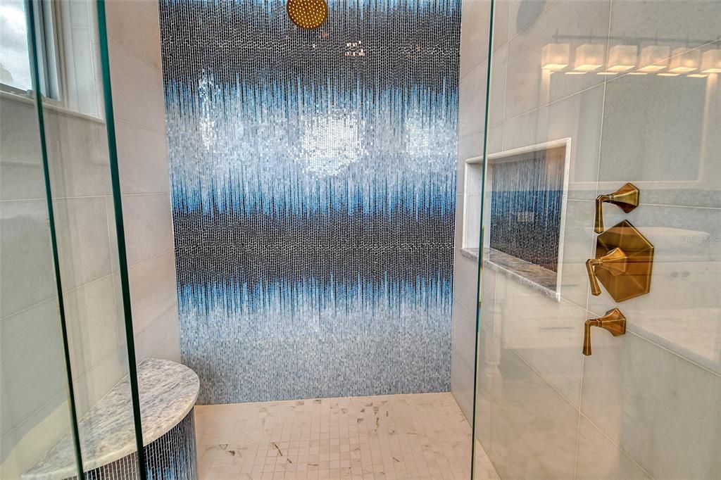 待售: $4,424,000 (4 贝兹, 4 浴室, 4044 平方英尺)