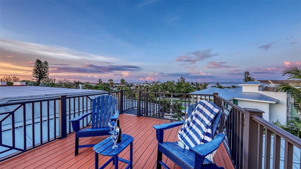 待售: $4,424,000 (4 贝兹, 4 浴室, 4044 平方英尺)