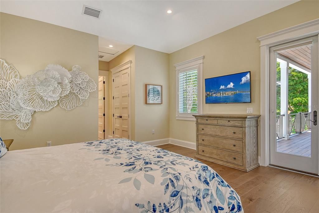 待售: $4,424,000 (4 贝兹, 4 浴室, 4044 平方英尺)