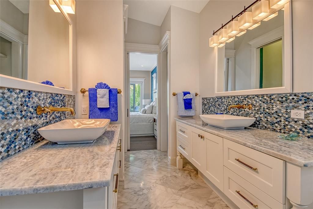 待售: $4,424,000 (4 贝兹, 4 浴室, 4044 平方英尺)