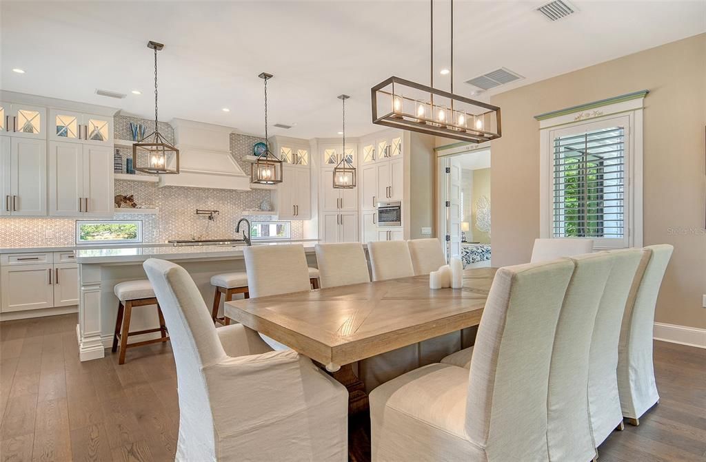 待售: $4,424,000 (4 贝兹, 4 浴室, 4044 平方英尺)