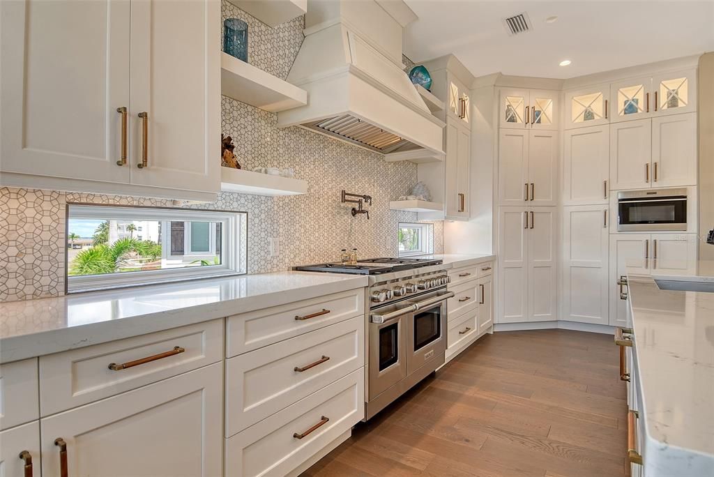 待售: $4,424,000 (4 贝兹, 4 浴室, 4044 平方英尺)