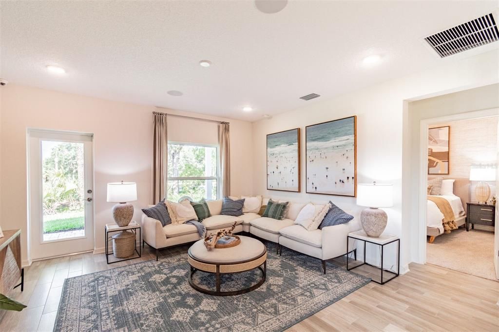 Active With Contract: $279,990 (3 beds, 2 baths, 1623 Square Feet)