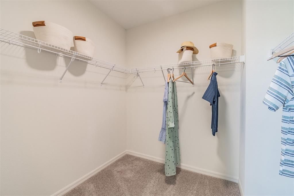 Active With Contract: $279,990 (3 beds, 2 baths, 1623 Square Feet)