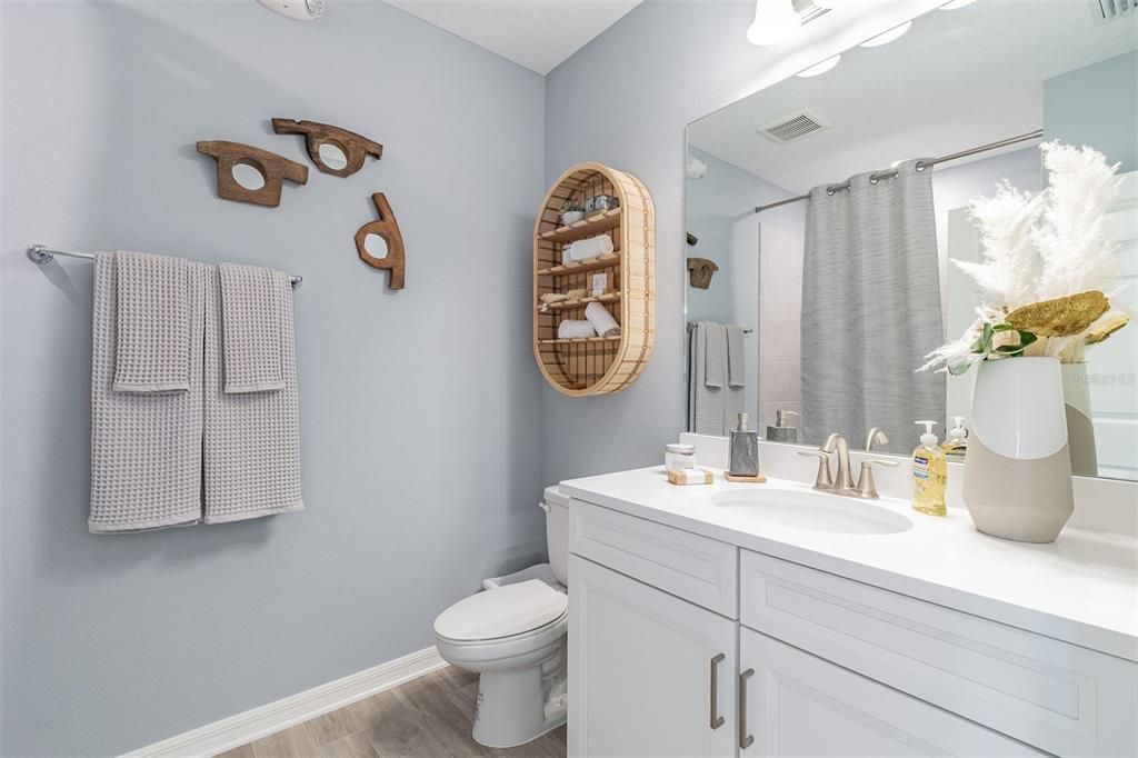 Active With Contract: $279,990 (3 beds, 2 baths, 1623 Square Feet)