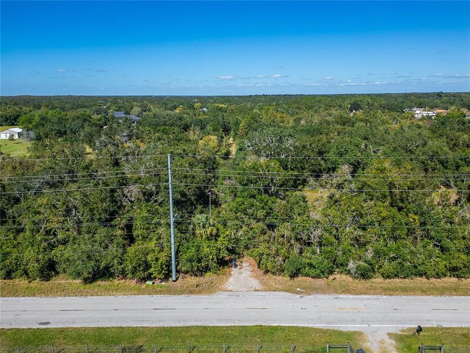 En Venta: $1,500,000 (10.60 acres)