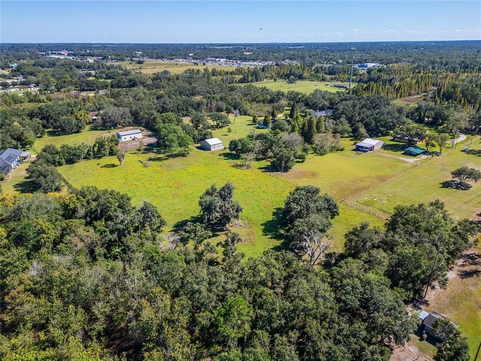 En Venta: $1,500,000 (10.60 acres)