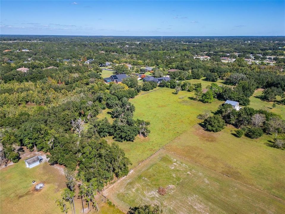 En Venta: $1,500,000 (10.60 acres)