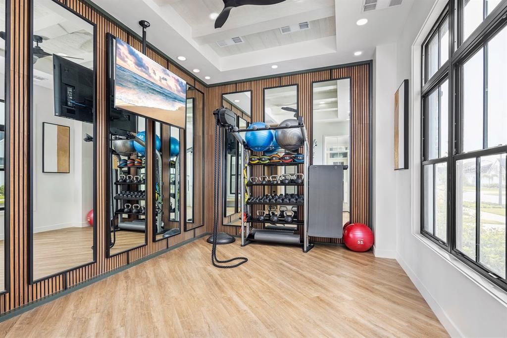 Activo con contrato: $489,000 (4 camas, 3 baños, 2143 Pies cuadrados)