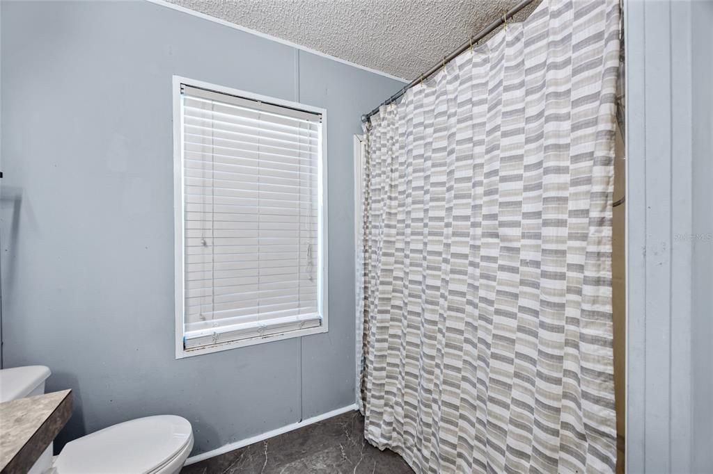 Activo con contrato: $385,000 (3 camas, 2 baños, 1944 Pies cuadrados)