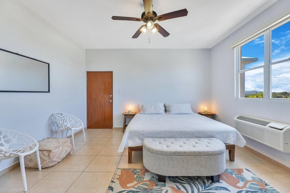 На продажу: $510,000 (2 спален, 2 ванн, 1229 Квадратных фут)