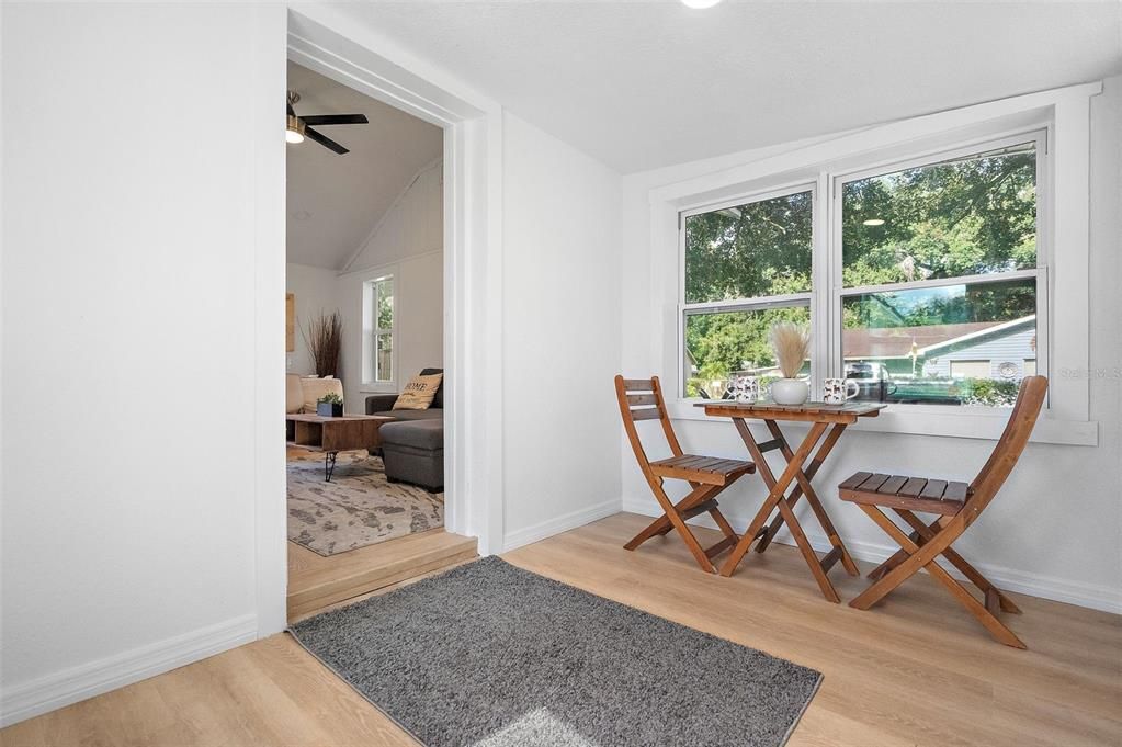 Activo con contrato: $265,000 (3 camas, 1 baños, 1040 Pies cuadrados)