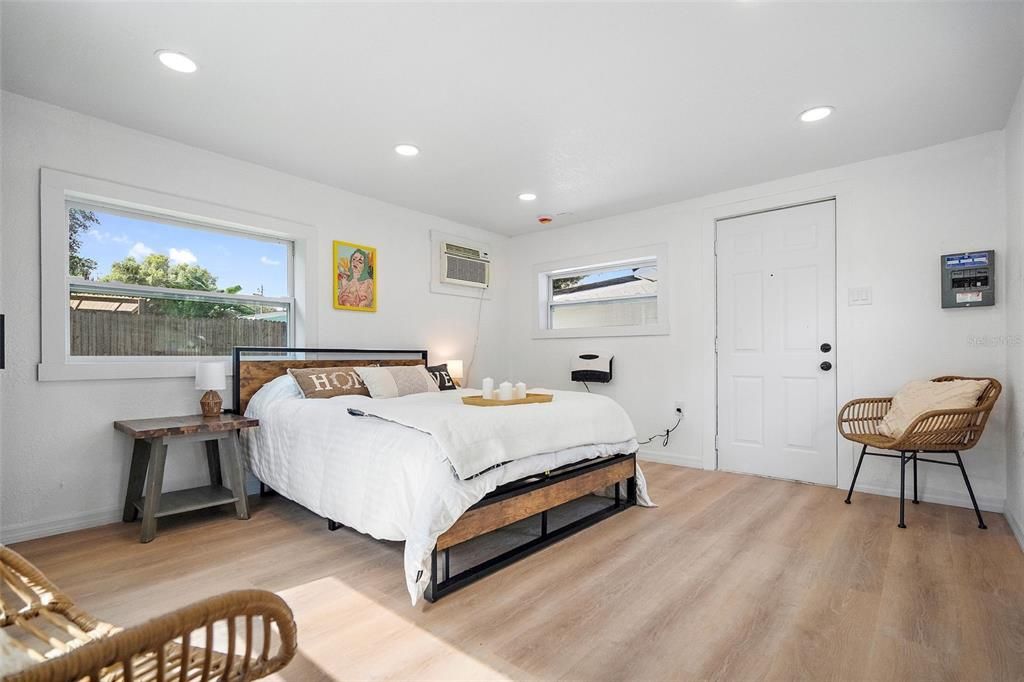 Activo con contrato: $265,000 (3 camas, 1 baños, 1040 Pies cuadrados)