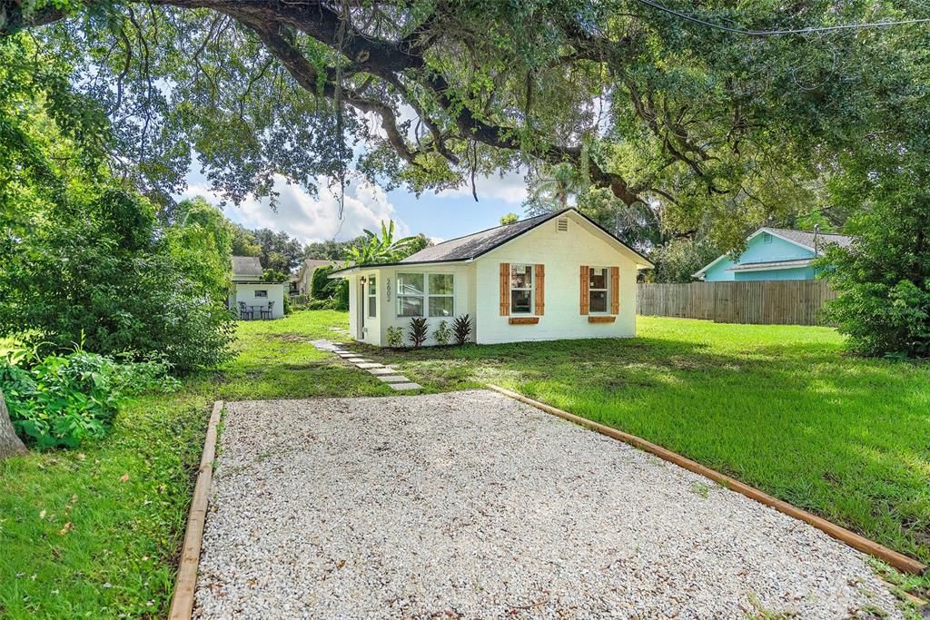 Activo con contrato: $265,000 (3 camas, 1 baños, 1040 Pies cuadrados)