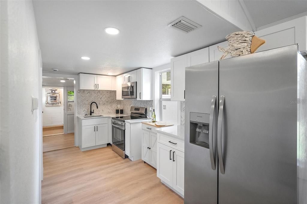 Activo con contrato: $265,000 (3 camas, 1 baños, 1040 Pies cuadrados)