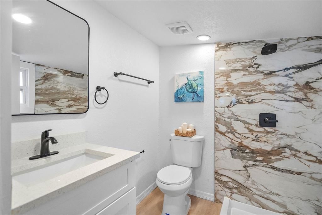 Activo con contrato: $265,000 (3 camas, 1 baños, 1040 Pies cuadrados)