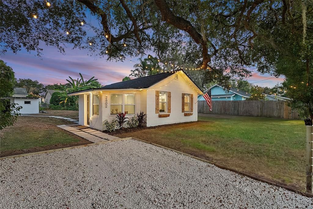 Activo con contrato: $265,000 (3 camas, 1 baños, 1040 Pies cuadrados)